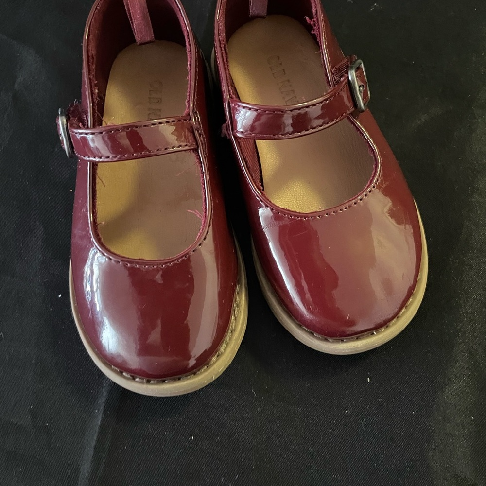 Old Navy Little Girl Patent Leather Mary Jane Burgundy Shoes Size 7 Kids